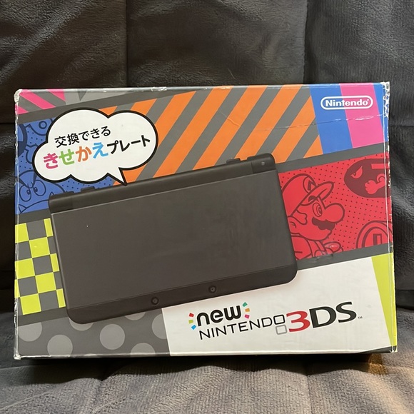 Nintendo 3DS Japanese Version. SUPER NICE!! - Picture 2 of 14